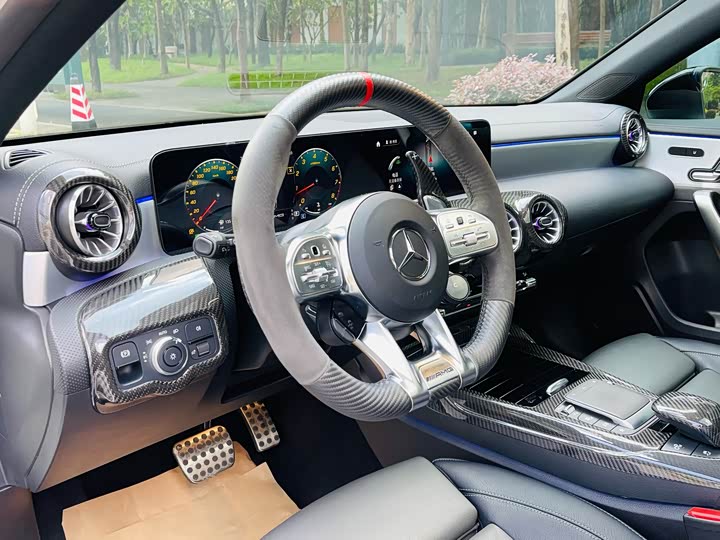 Фото 14 - Mercedes-Benz A-Class AMG