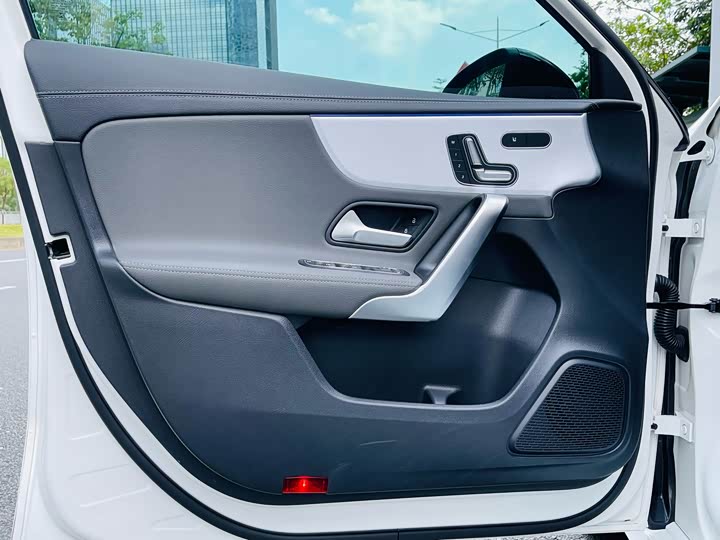 Фото 15 - Mercedes-Benz A-Class AMG