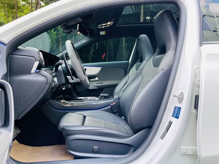 Фото 16 - Mercedes-Benz A-Class AMG