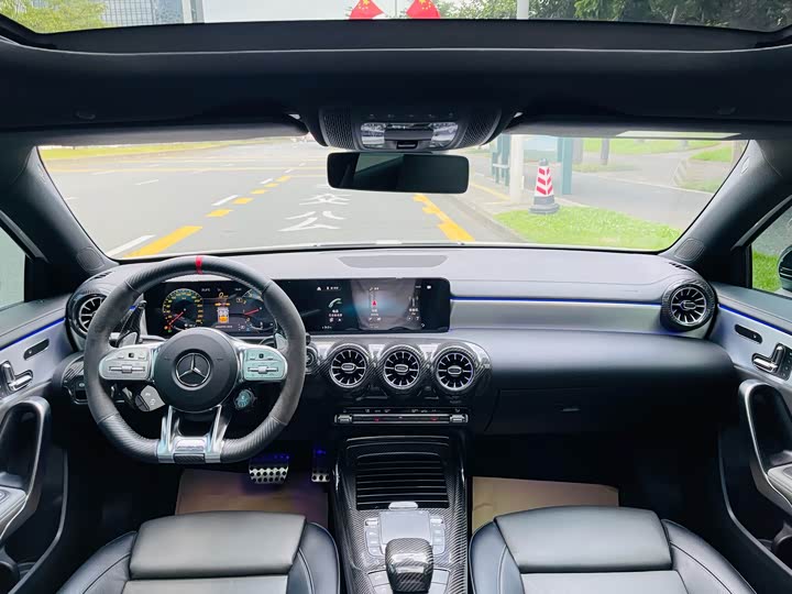 Фото 17 - Mercedes-Benz A-Class AMG