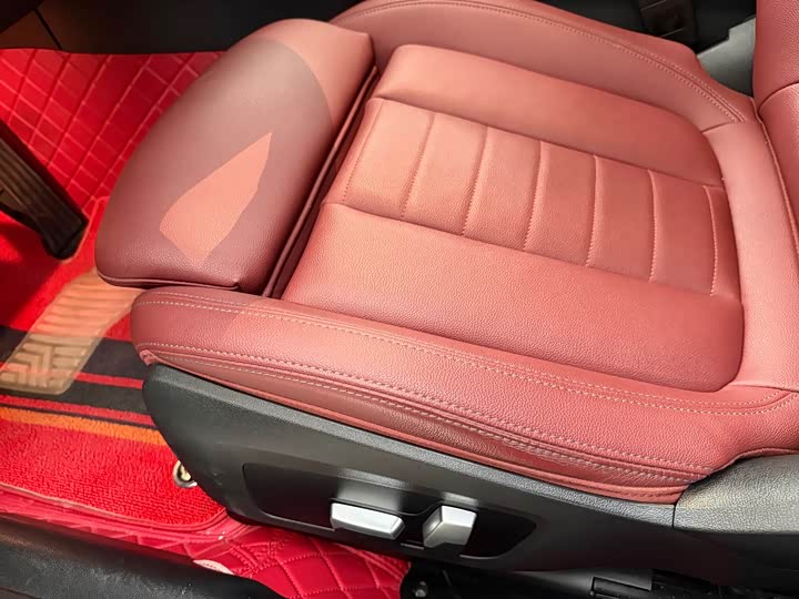 Фото 10 - BMW 3 Series