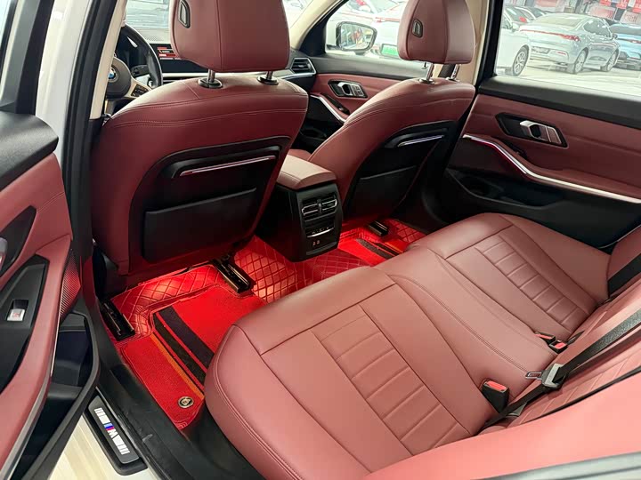 Фото 16 - BMW 3 Series