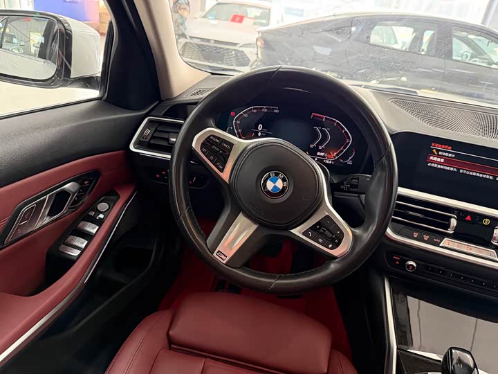 Фото 17 - BMW 3 Series