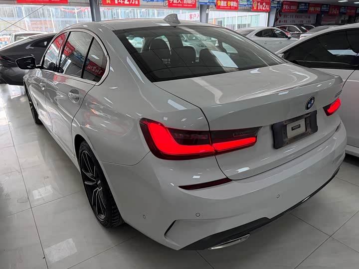 Фото 21 - BMW 3 Series