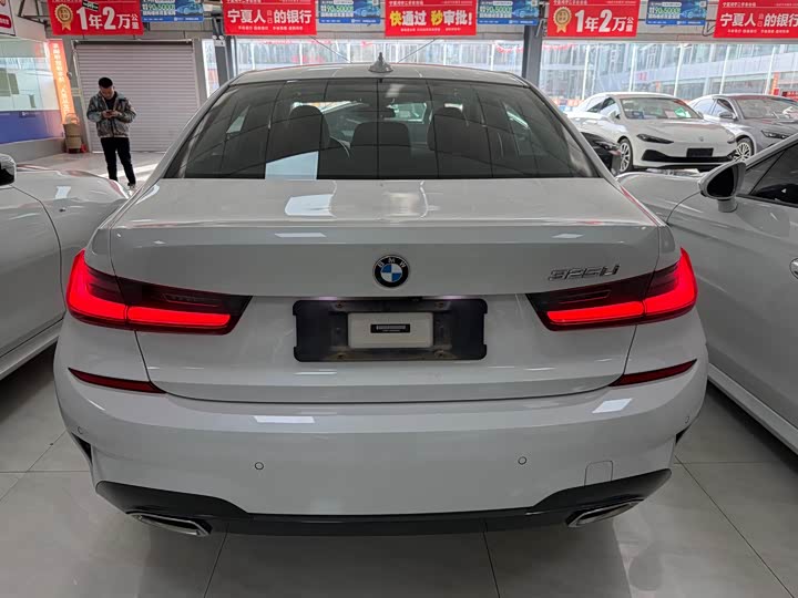 Фото 22 - BMW 3 Series