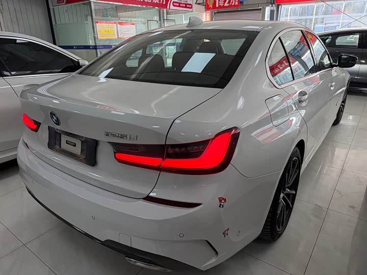 Фото 23 - BMW 3 Series