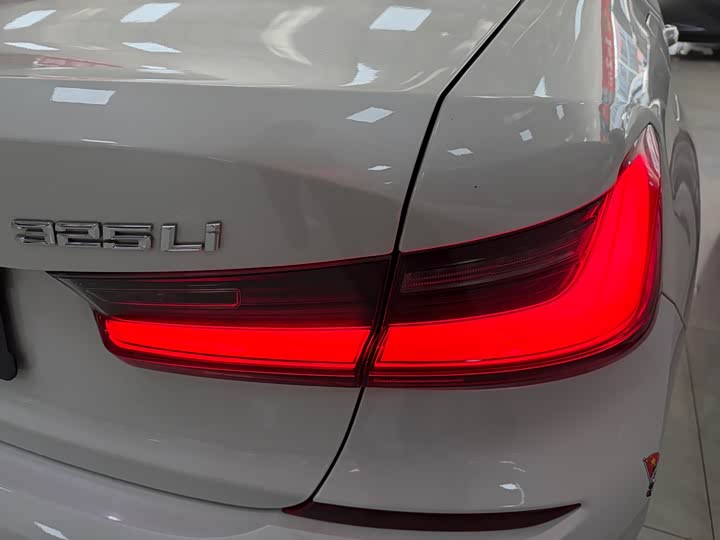 Фото 24 - BMW 3 Series