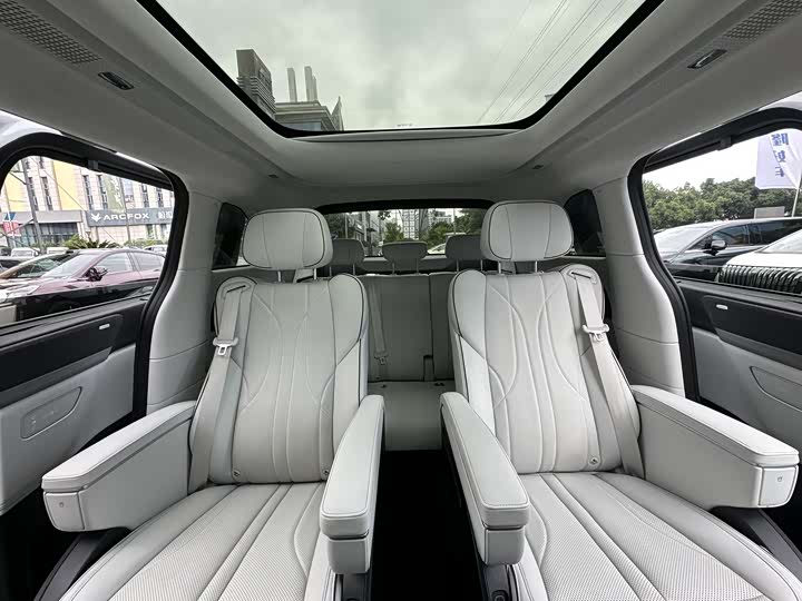 Фото 16 - XPeng X9