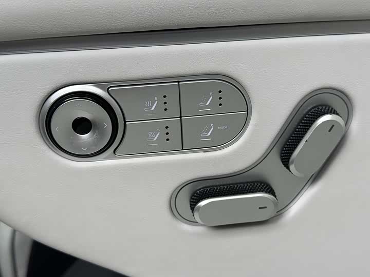 Фото 22 - XPeng X9