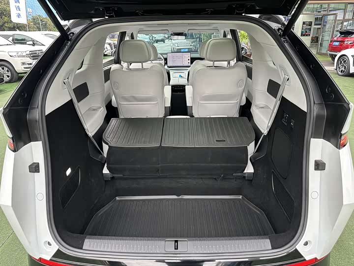 Фото 29 - XPeng X9