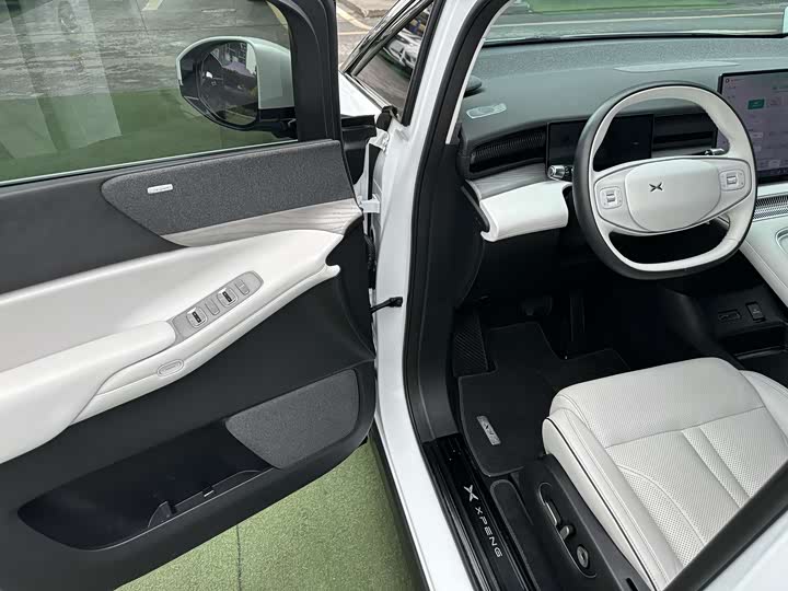 Фото 4 - XPeng X9