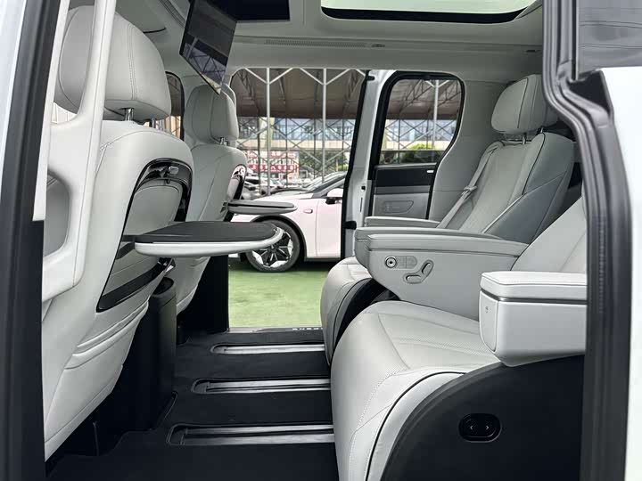 Фото 6 - XPeng X9