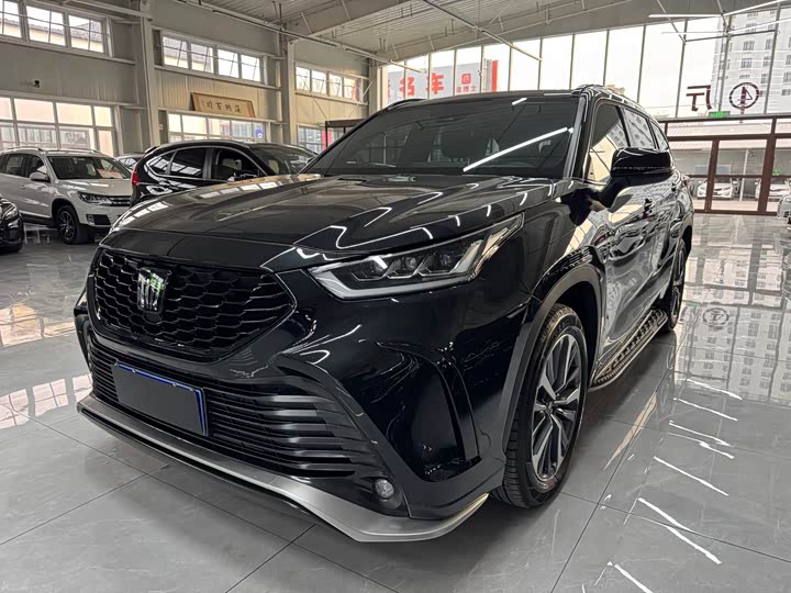 Фото 1 - Toyota Crown Kluger