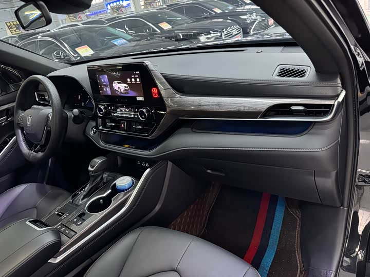 Фото 20 - Toyota Crown Kluger