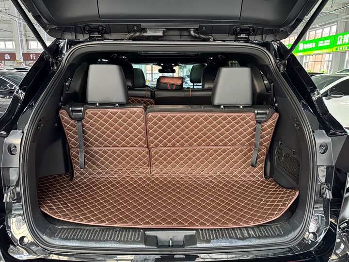 Фото 21 - Toyota Crown Kluger