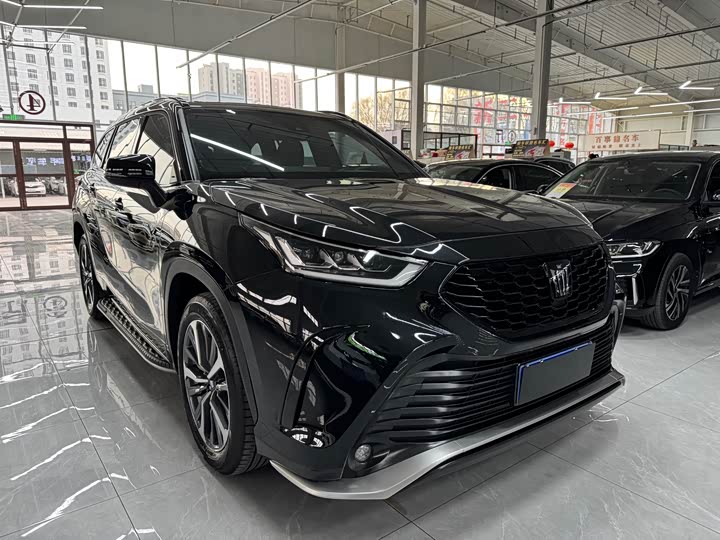 Фото 3 - Toyota Crown Kluger