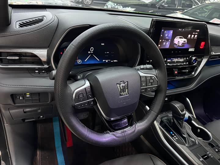 Фото 9 - Toyota Crown Kluger