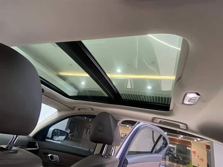 Фото 10 - BMW 3 Series