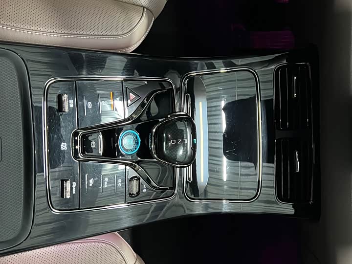 Фото 15 - BYD Han