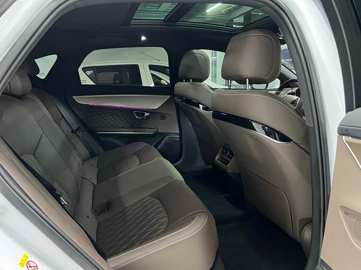 Фото 17 - BYD Han