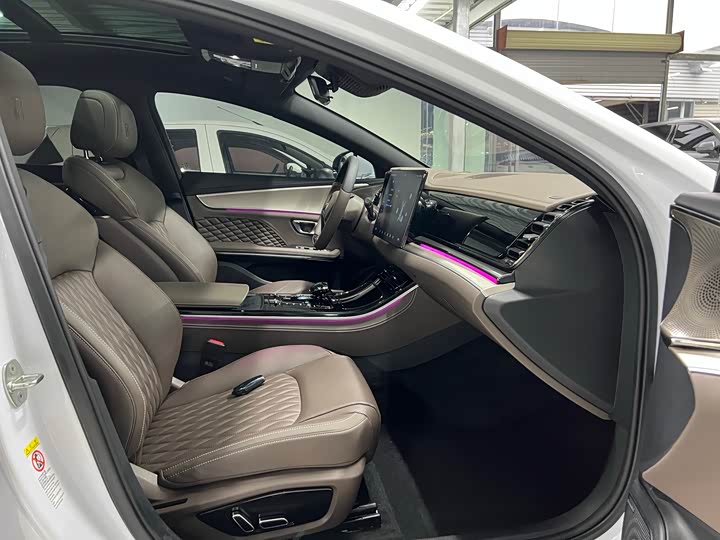 Фото 18 - BYD Han