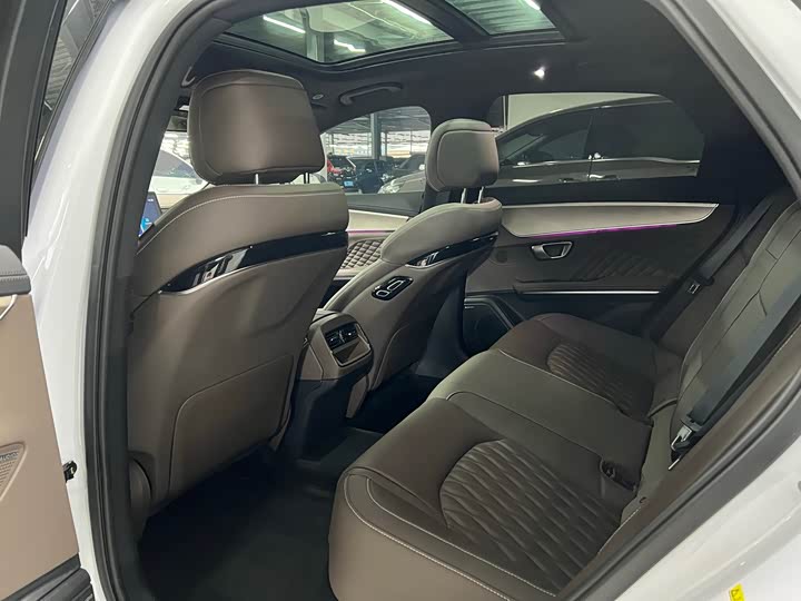 Фото 9 - BYD Han