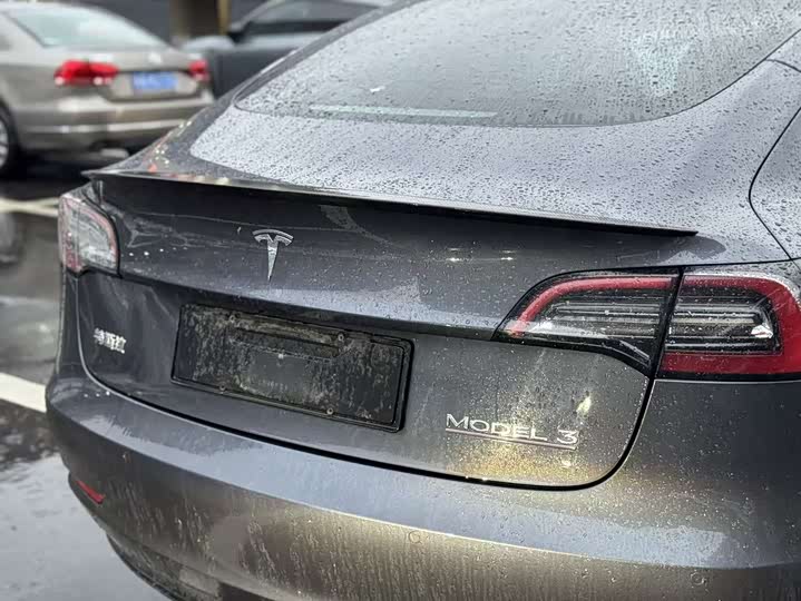 Фото 12 - Tesla Model 3