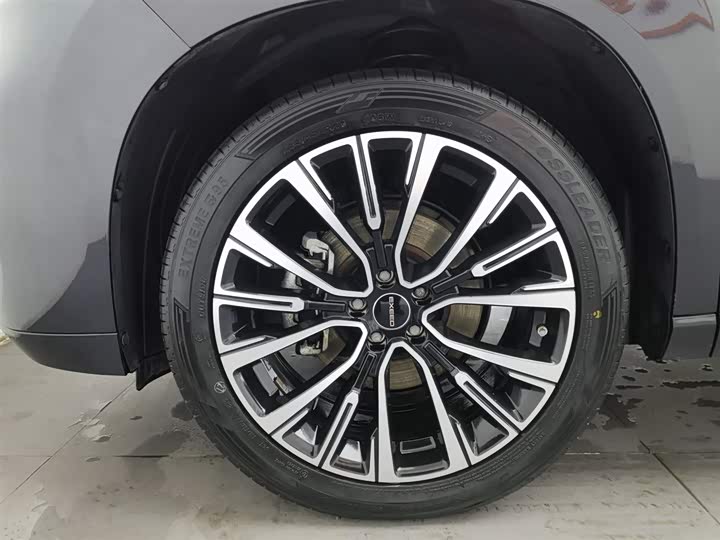 Фото 17 - Exeed VX