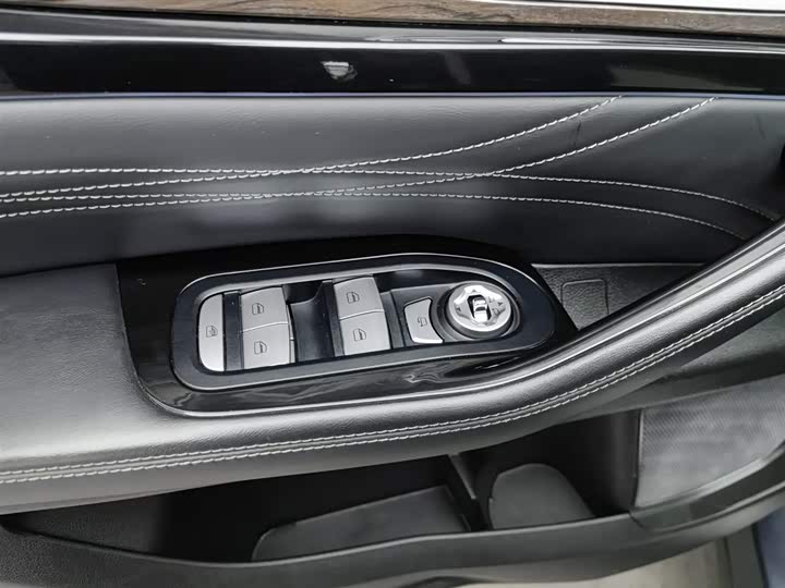 Фото 9 - Exeed VX