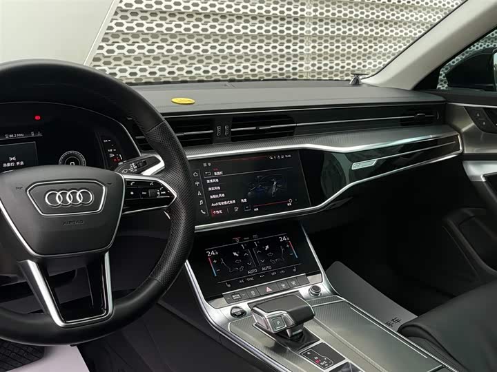 Фото 10 - Audi A6L
