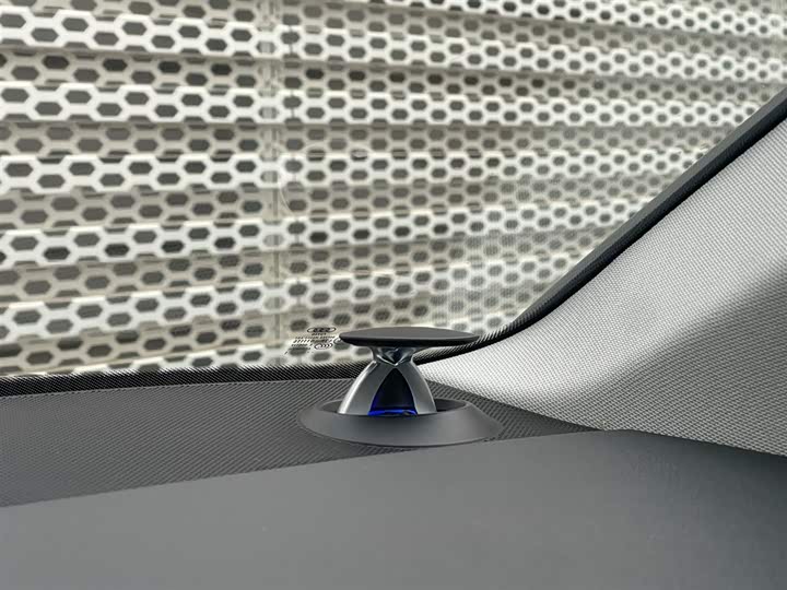 Фото 13 - Audi A6L