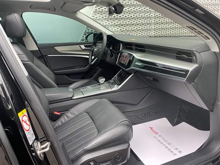 Фото 14 - Audi A6L