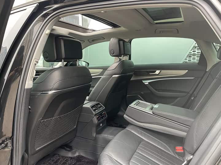 Фото 7 - Audi A6L