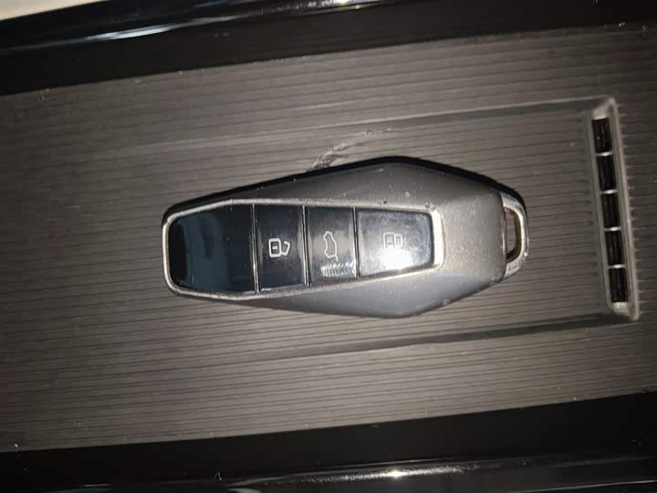 Фото 9 - Chery iCar 03