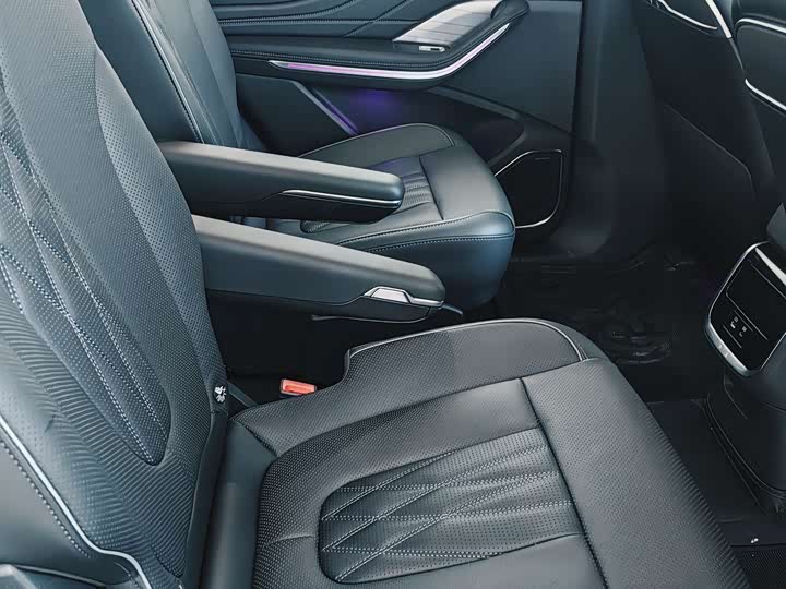 Фото 5 - Hongqi HS3