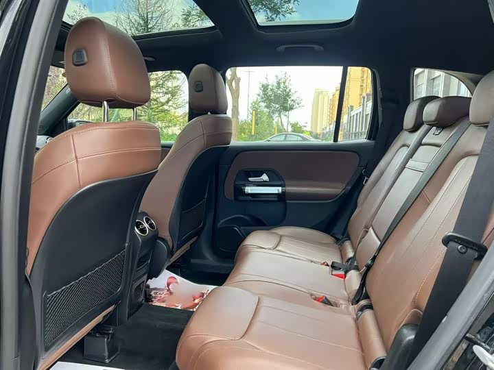 Фото 15 - Mercedes-Benz GLB-Class