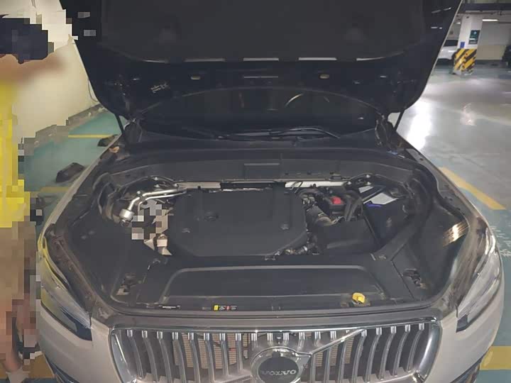 Фото 11 - Volvo XC90