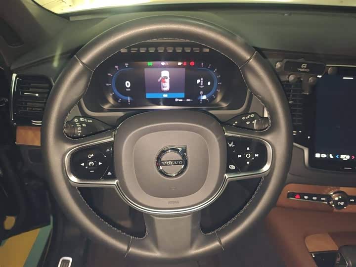 Фото 3 - Volvo XC90