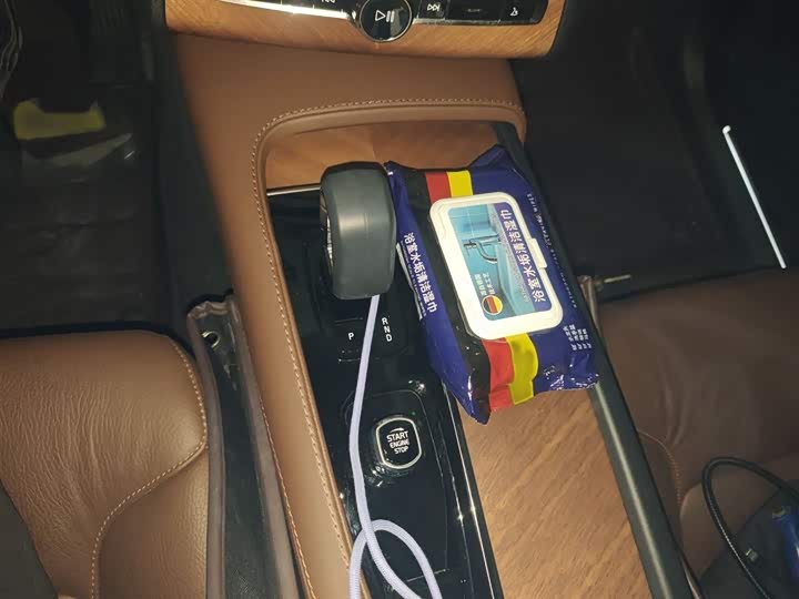 Фото 7 - Volvo XC90