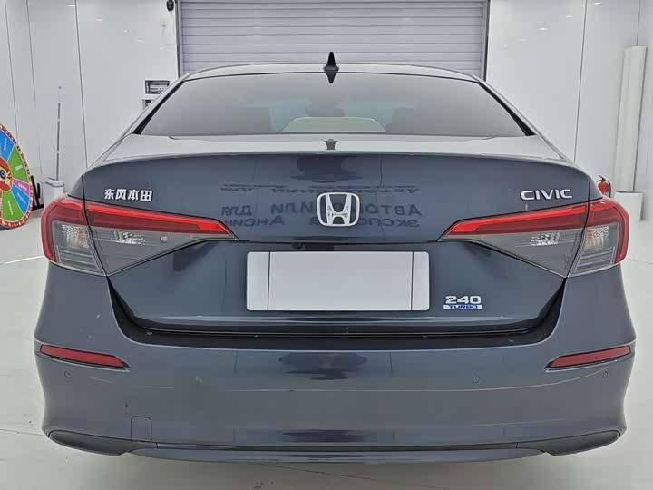 Фото 8 - Honda Civic