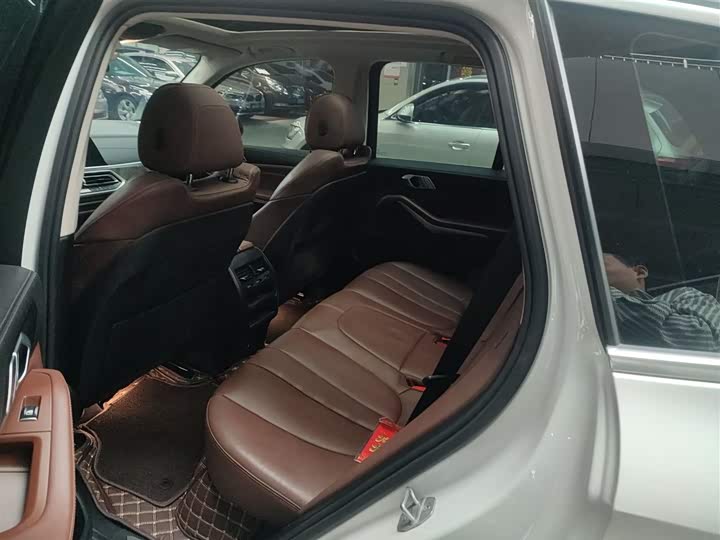 Фото 17 - BMW X5