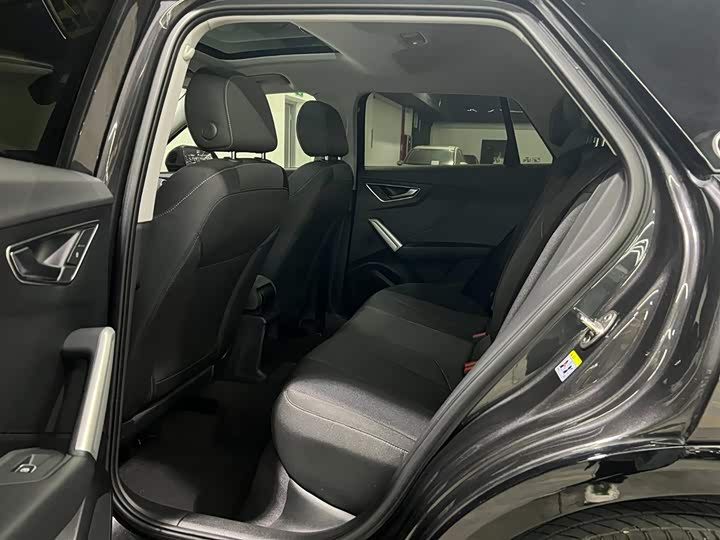 Фото 10 - Audi Q2L