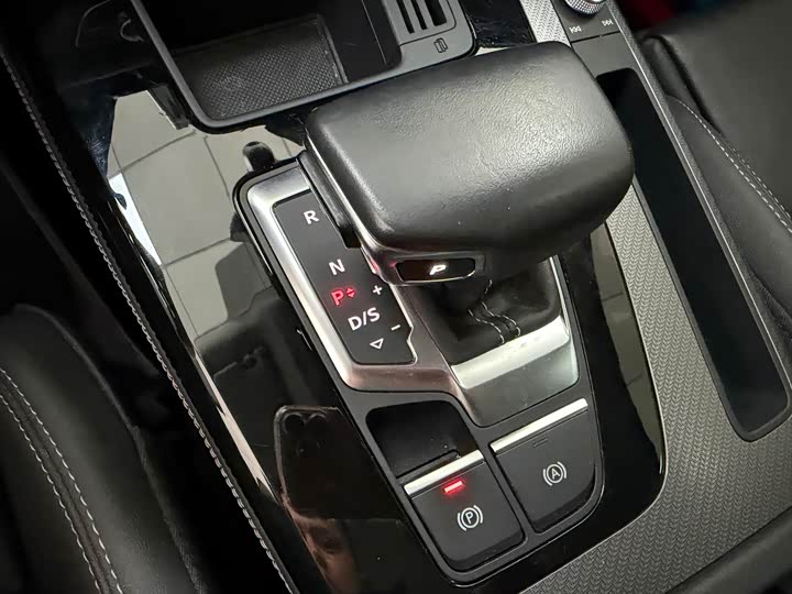 Фото 16 - Audi Q5L