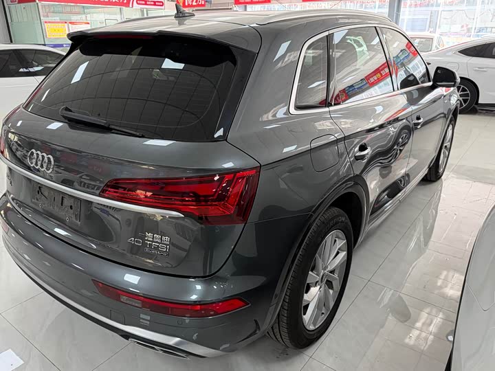 Фото 6 - Audi Q5L