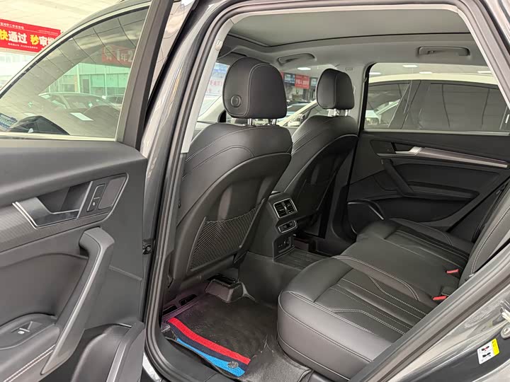 Фото 8 - Audi Q5L