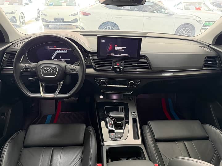 Фото 9 - Audi Q5L