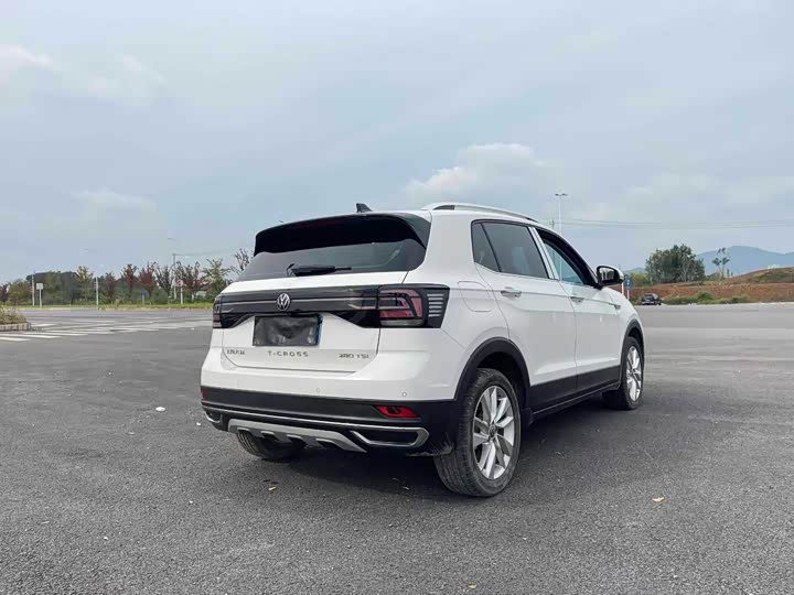 Фото 9 - Volkswagen T-Cross