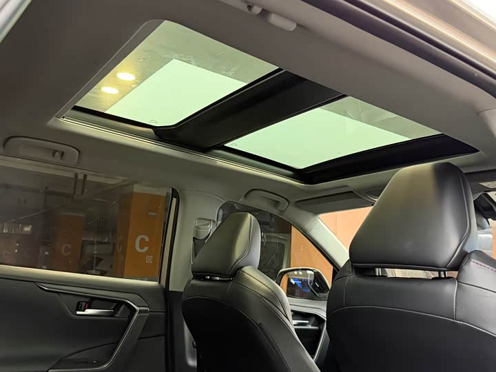 Фото 10 - Toyota Wildlander Hybrid