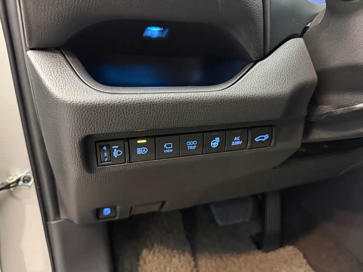 Фото 12 - Toyota Wildlander Hybrid