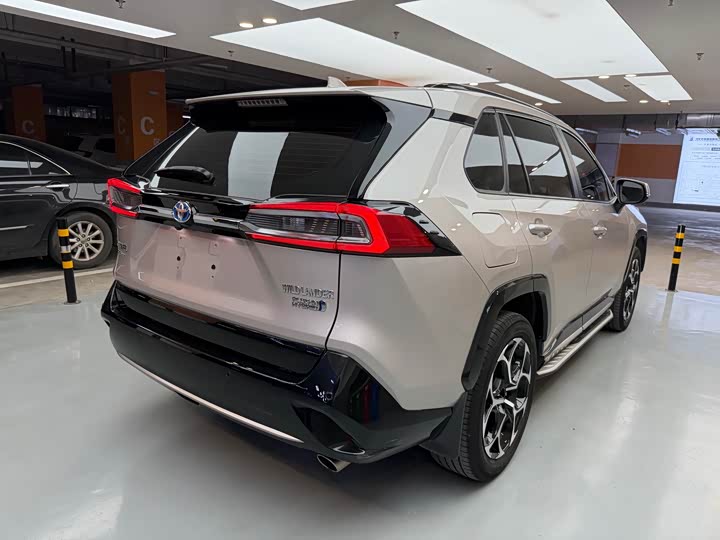 Фото 16 - Toyota Wildlander Hybrid